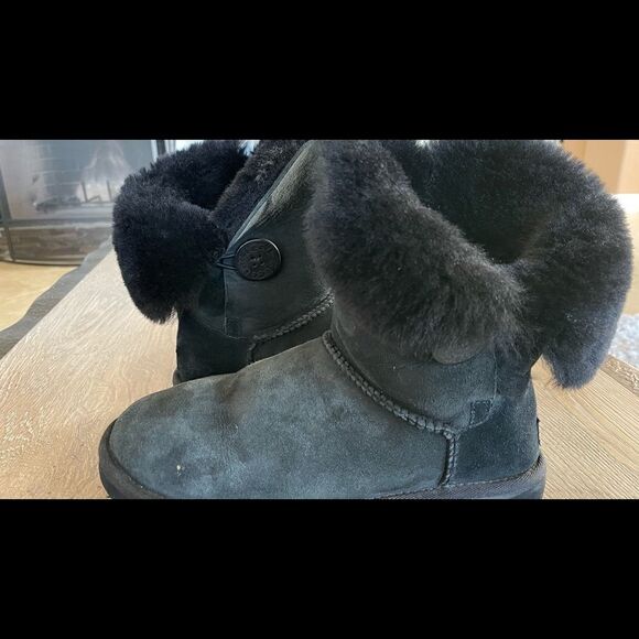 UGG® Women’s Bailey Button II Boots Black Sz 8 US - Picture 13 of 14